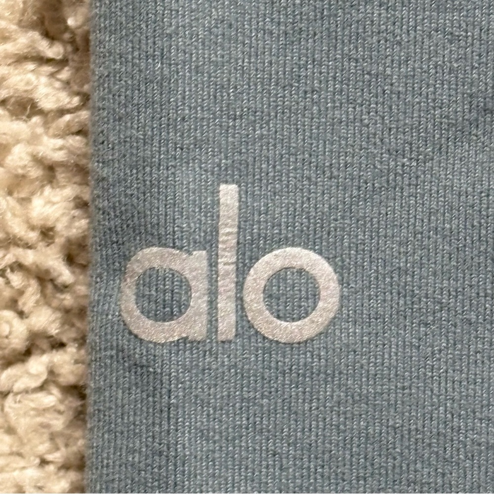 Alo Yoga AirBrush Leggings - Picture 4 of 8